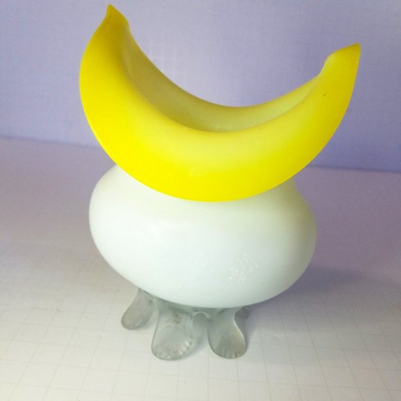 Antique Victorian 1800s Custard Glass Custard Glass Lily Vase UV Reactive